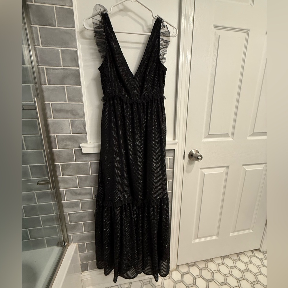 Chelsea28 WORN ONCE Black / Shimmer Gown - Size XS